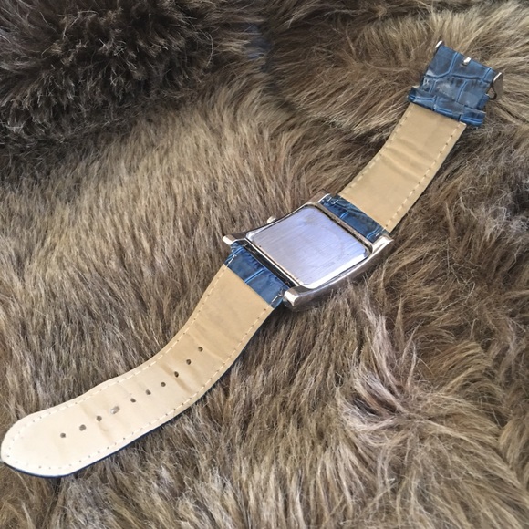 Ladies Avenue blue croc embossed rhinestone watch - Picture 5 of 8